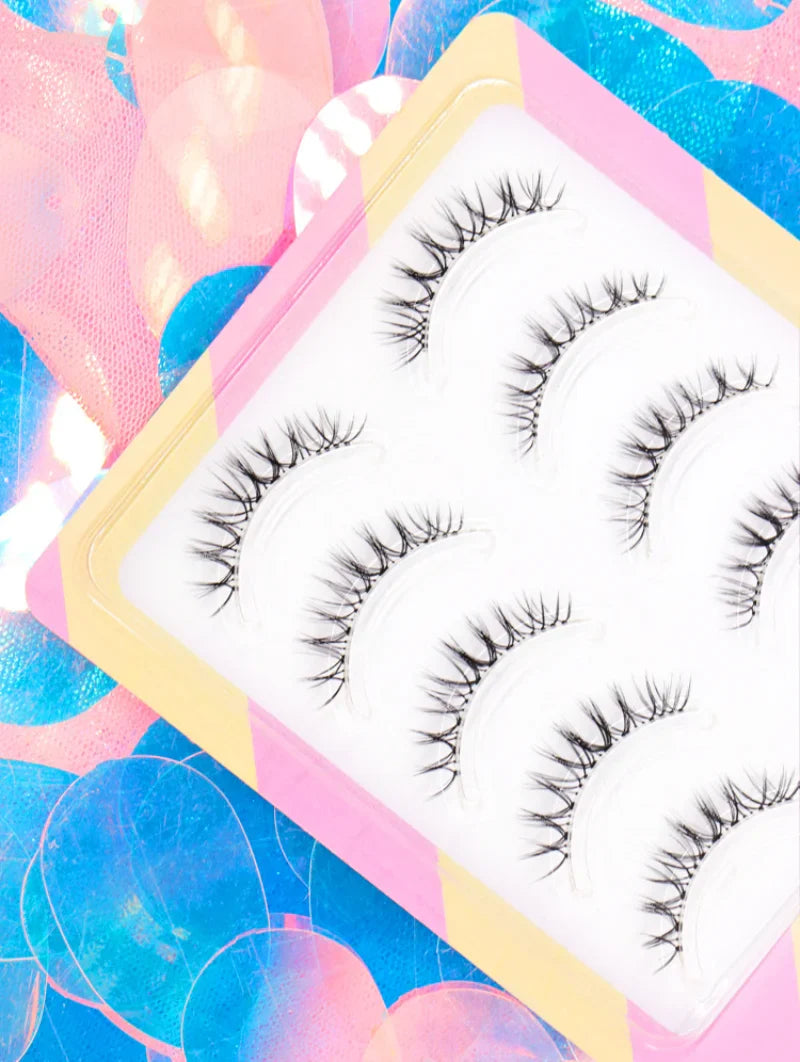 Dream Deer V-Shaped Lashes — 5 Pairs